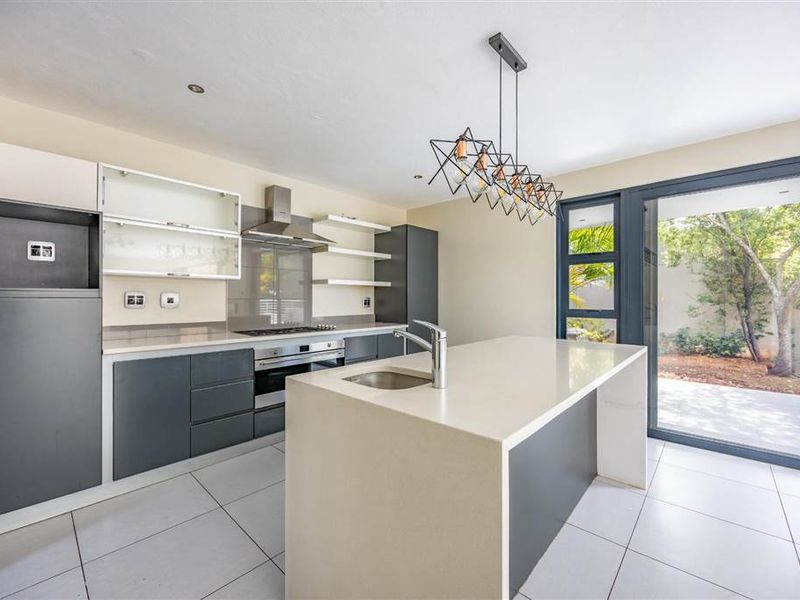 House For Sale in Waterkloof Ridge, Pretoria - Photo 9