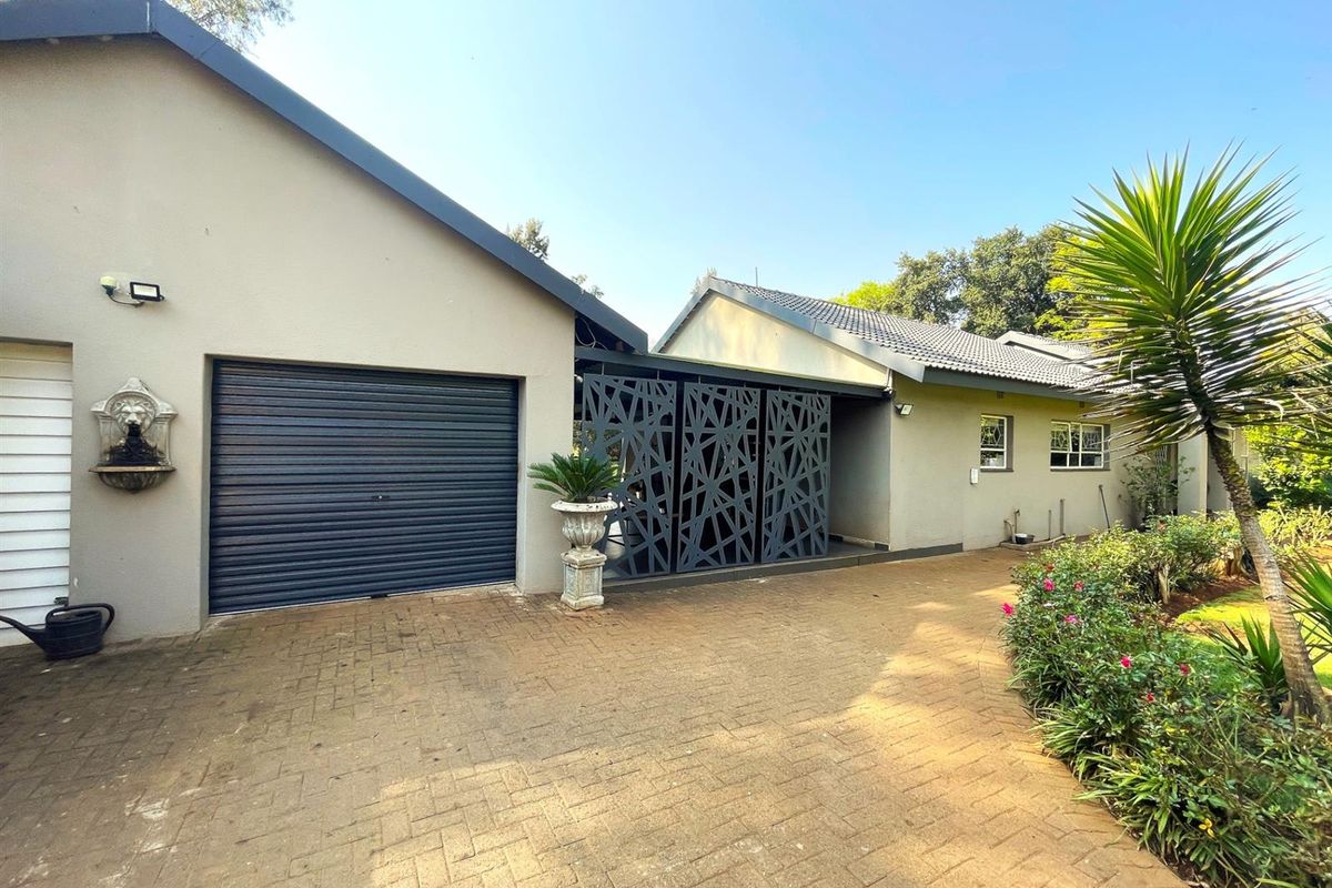 Four Bedroom House Plus Granny Flat For Sale in Henley on Klip - Photo 4