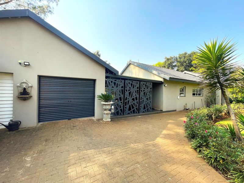 Four Bedroom House Plus Granny Flat For Sale in Henley on Klip - Photo 4