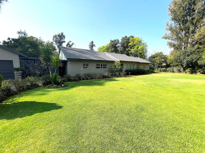 Four Bedroom House Plus Granny Flat For Sale in Henley on Klip - Photo 5