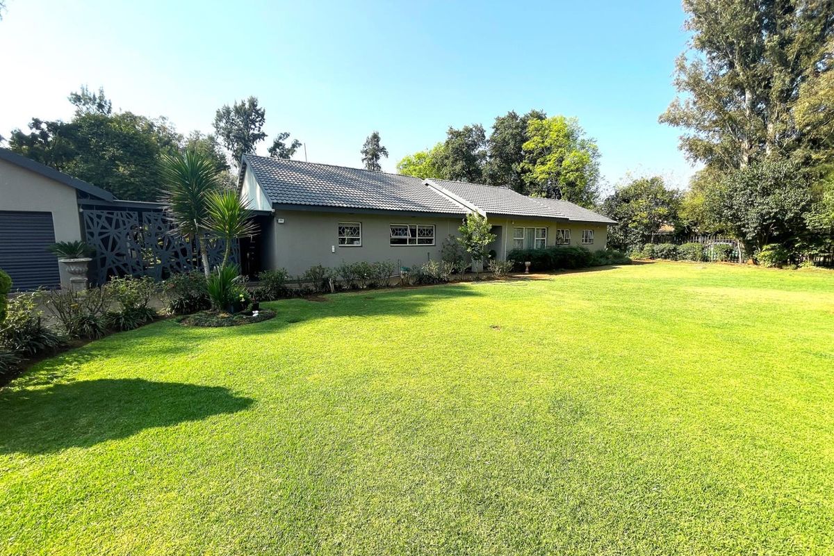 Four Bedroom House Plus Granny Flat For Sale in Henley on Klip - Photo 5