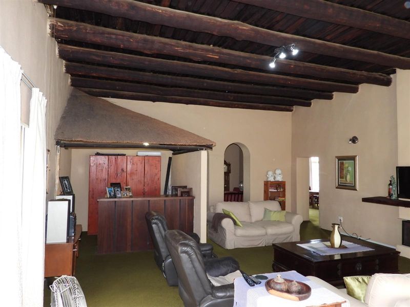 Smallholding for Sale - Spacious house on 5.7 ha with River Views near Bela Bela - Photo 9