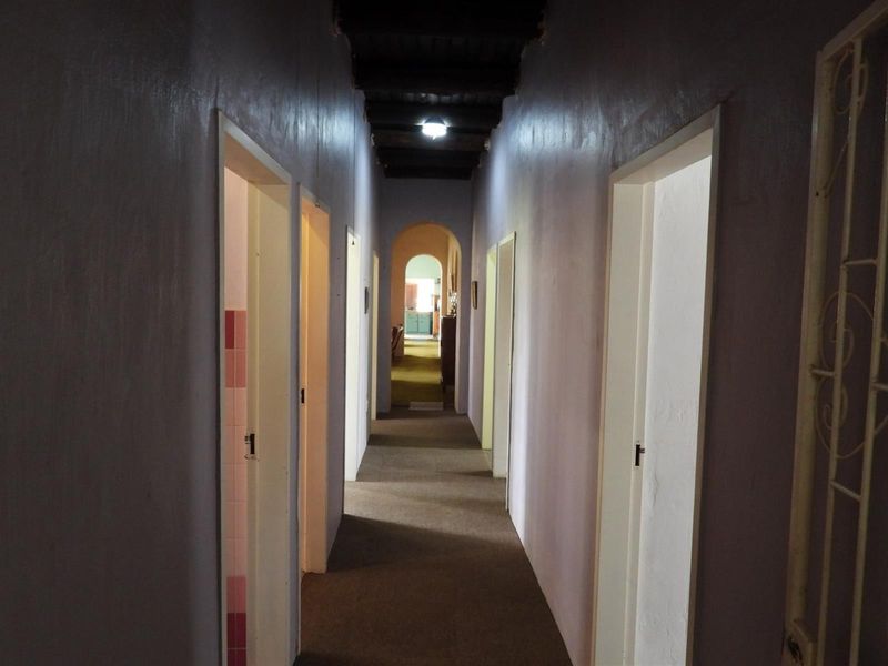 Smallholding for Sale - Spacious house on 5.7 ha with River Views near Bela Bela - Photo 8