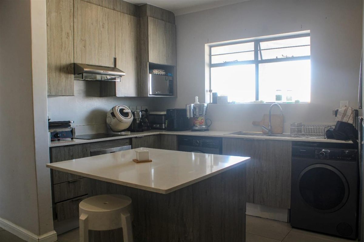 Apartment  in Morningside, Sandton - Photo 5