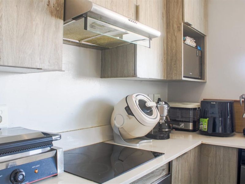 Apartment  in Morningside, Sandton - Photo 5