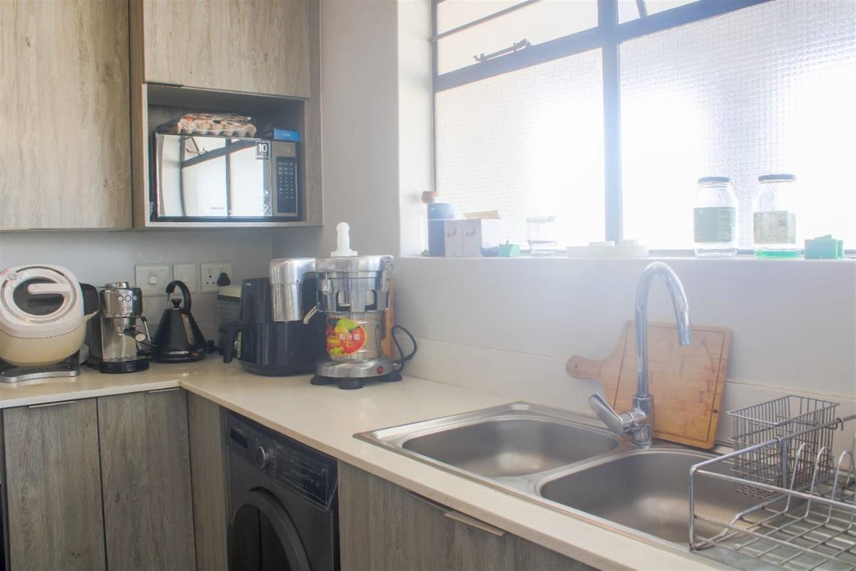 Apartment  in Morningside, Sandton - Photo 4