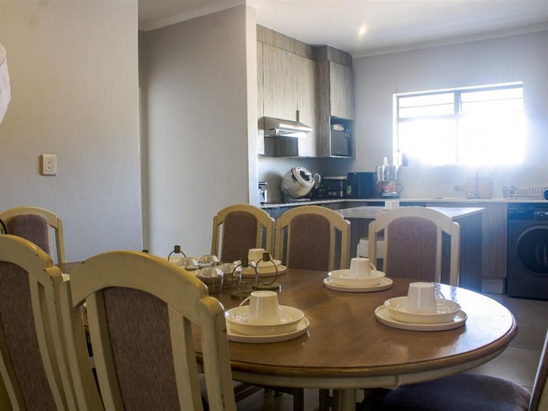 Apartment  in Morningside, Sandton - Photo 9