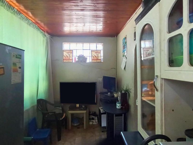 House For Sale in Rosettenville Johannesburg - Photo 5