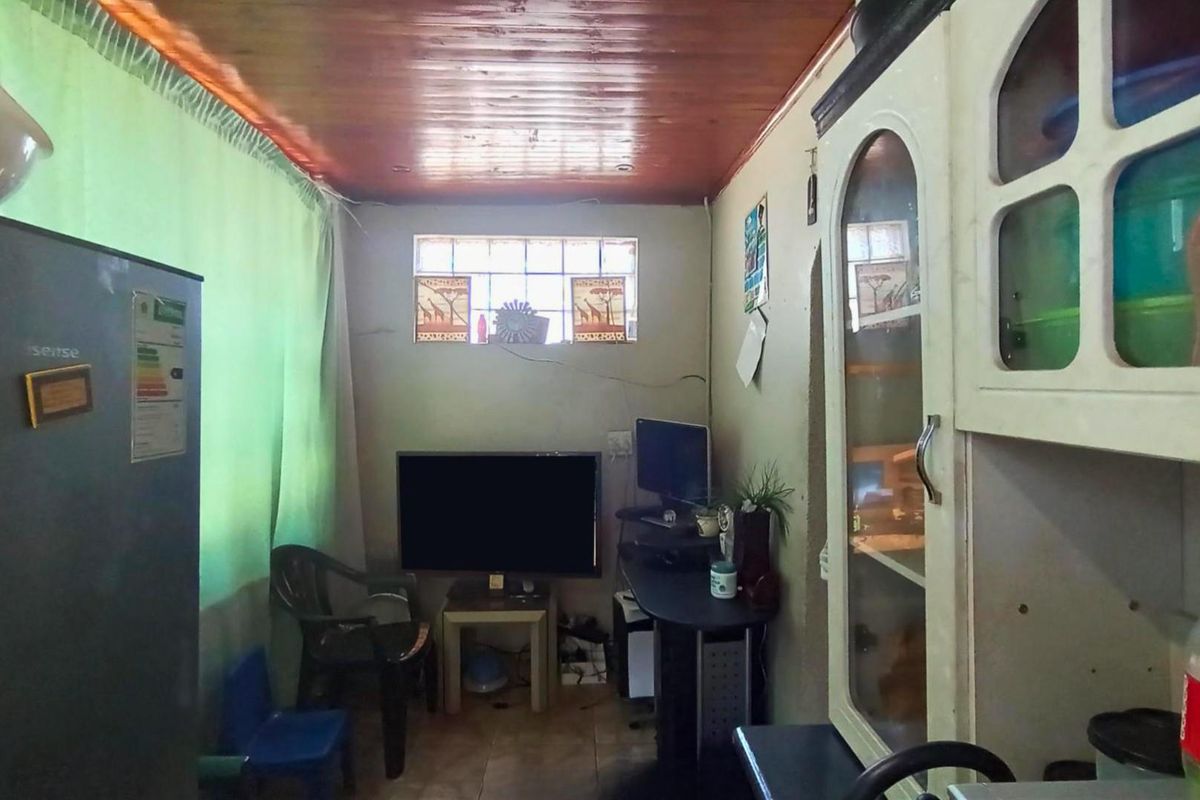 House For Sale in Rosettenville Johannesburg - Photo 5