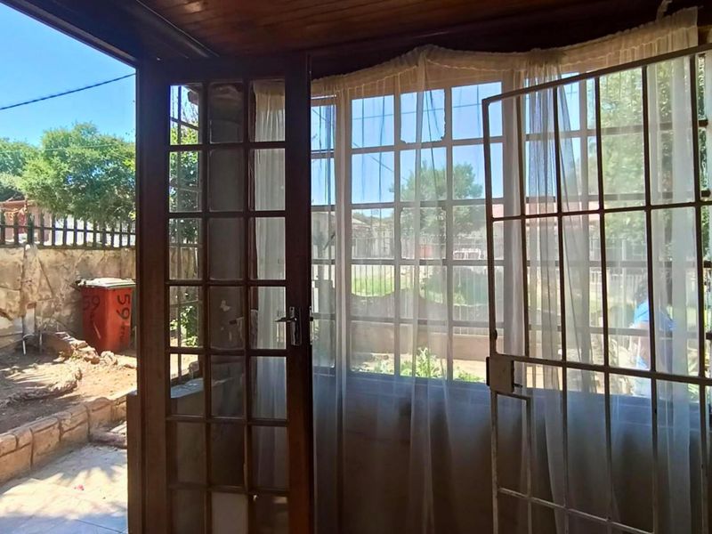 House For Sale in Rosettenville Johannesburg - Photo 4