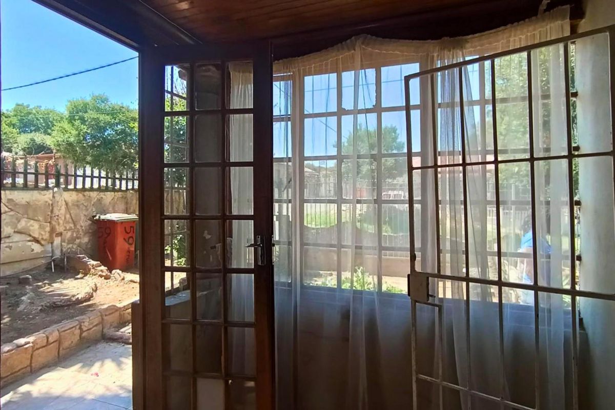 House For Sale in Rosettenville Johannesburg - Photo 4