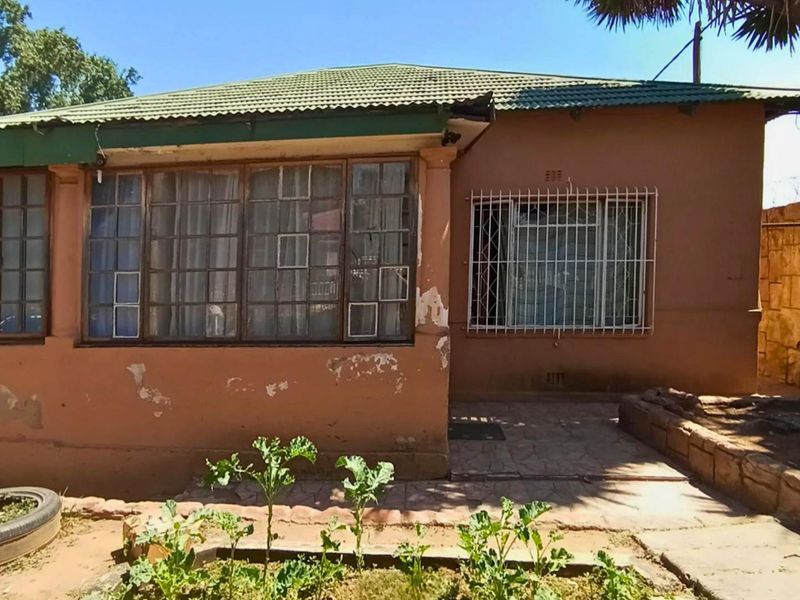 House For Sale in Rosettenville Johannesburg - Photo 3