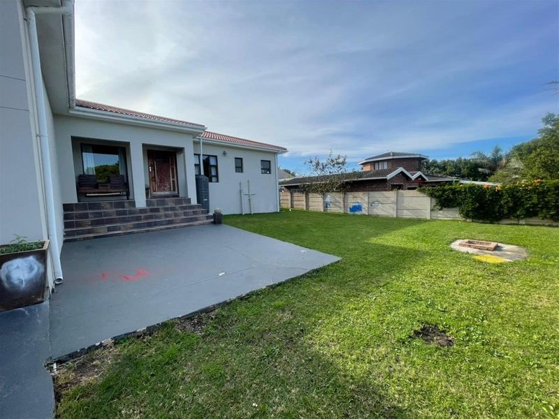 Modern 4-Bedroom Family Home in Sunrise on Sea - Photo 3