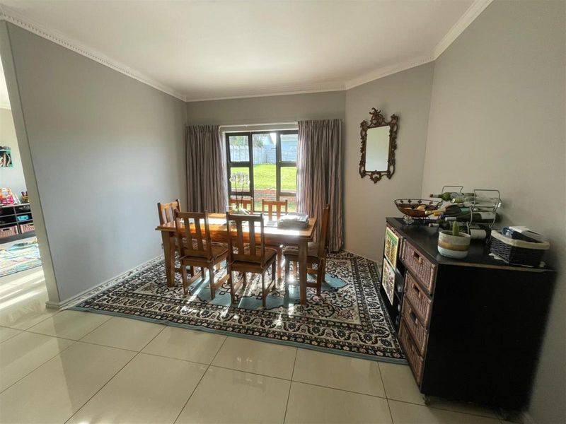 Modern 4-Bedroom Family Home in Sunrise on Sea - Photo 8