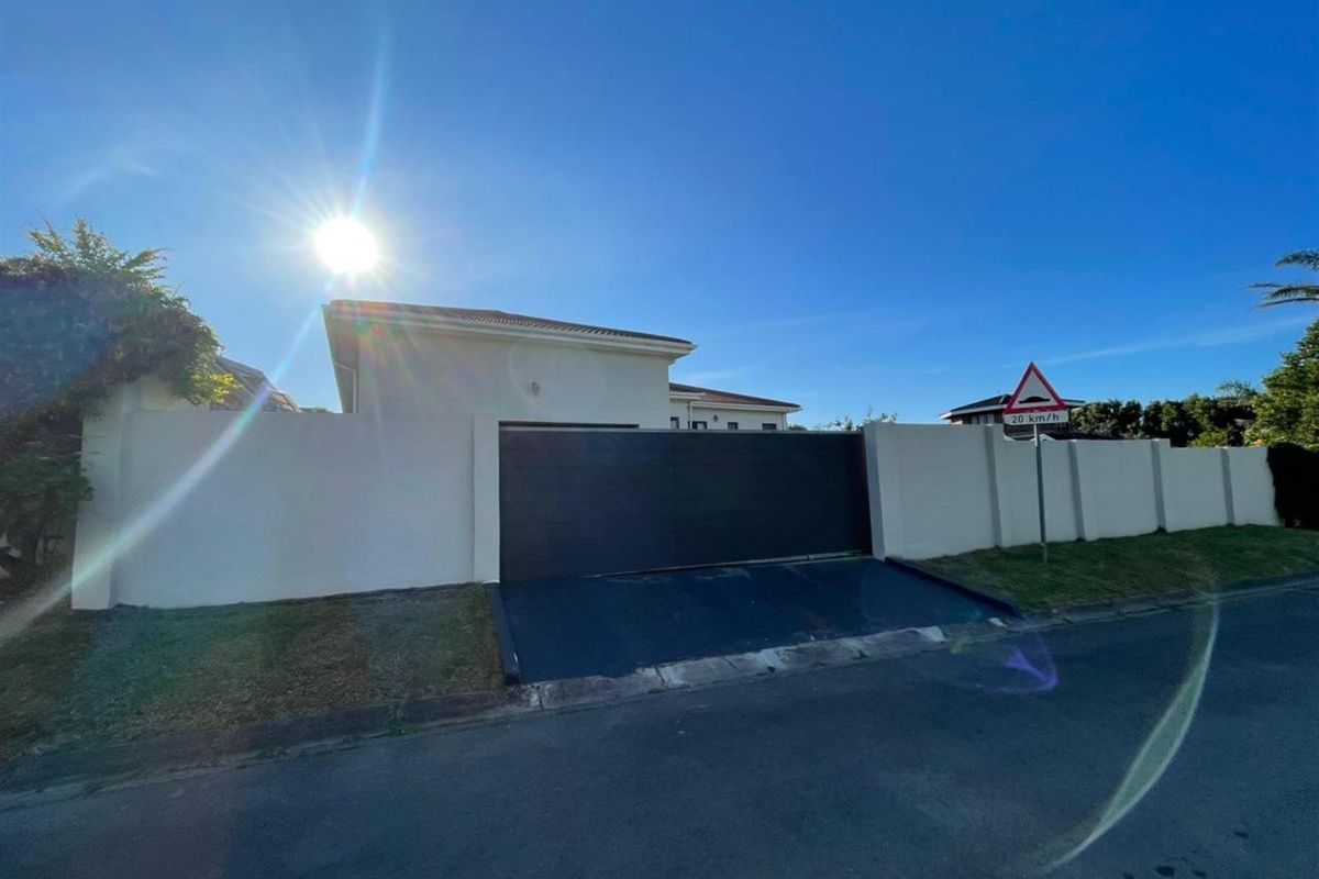 Modern 4-Bedroom Family Home in Sunrise on Sea - Photo 2