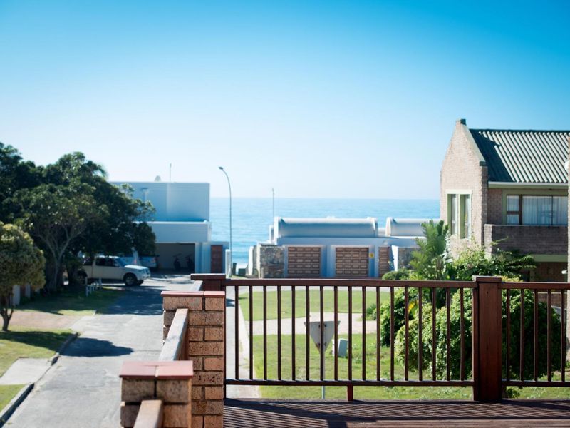Luxury Beachfront Living 5 Bedroom Home in Jeffreys Bay Central - Photo 9