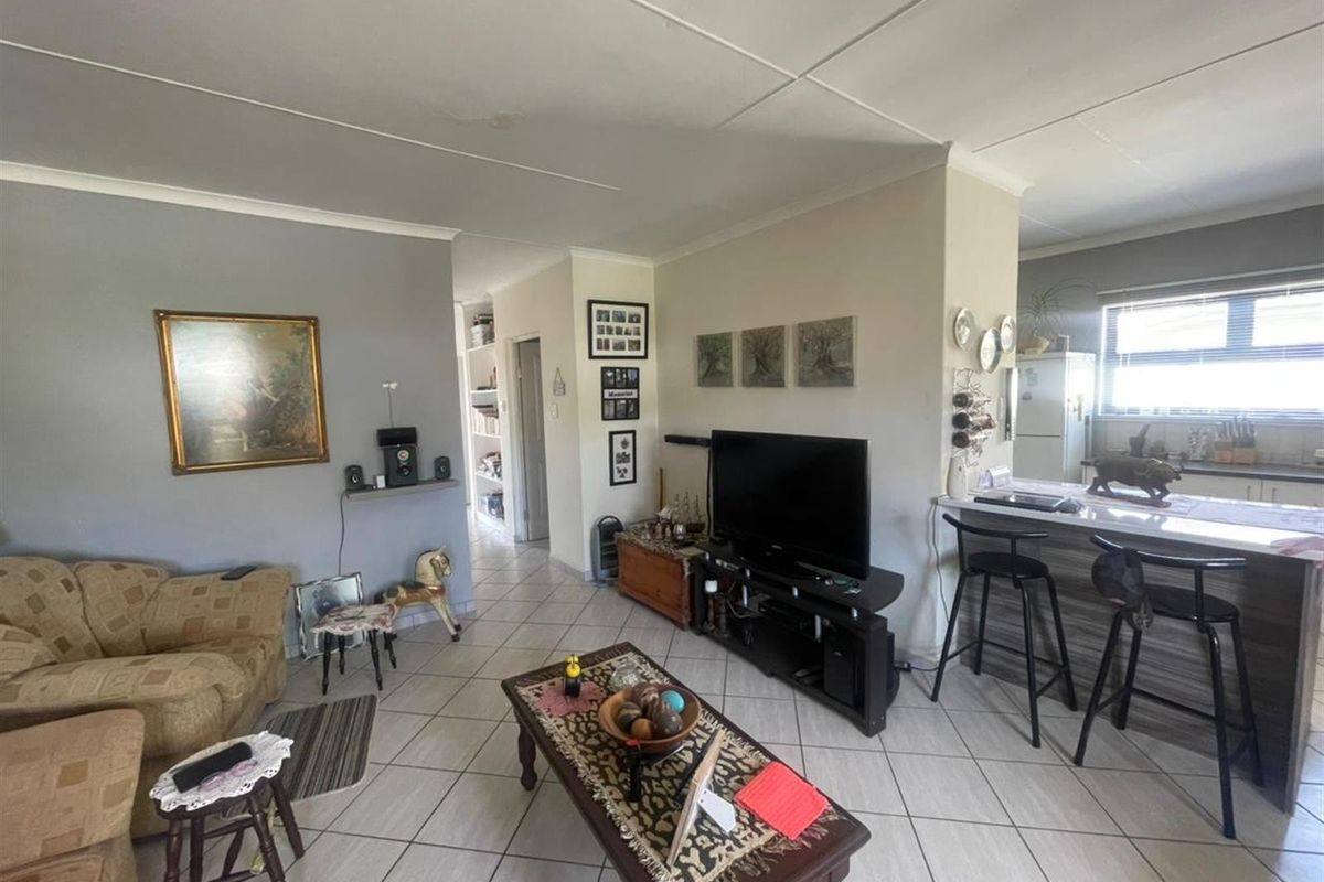 3-Bedroom Townhouse in Umlele Heights, Kidd’s Beach - Photo 4