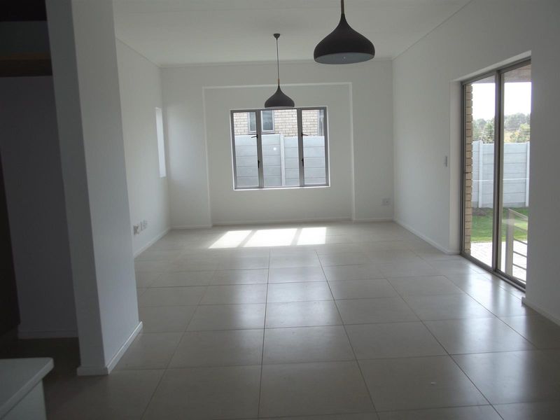 Brand new home move-in ready in popular Diepkloof,  Mooikloof Country Estate, George - Photo 3
