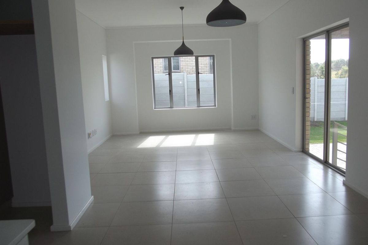 Brand new home move-in ready in popular Diepkloof,  Mooikloof Country Estate, George - Photo 3