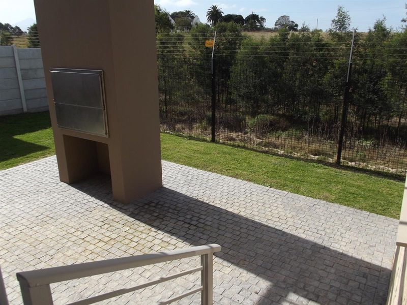 Brand new home move-in ready in popular Diepkloof,  Mooikloof Country Estate, George - Photo 2