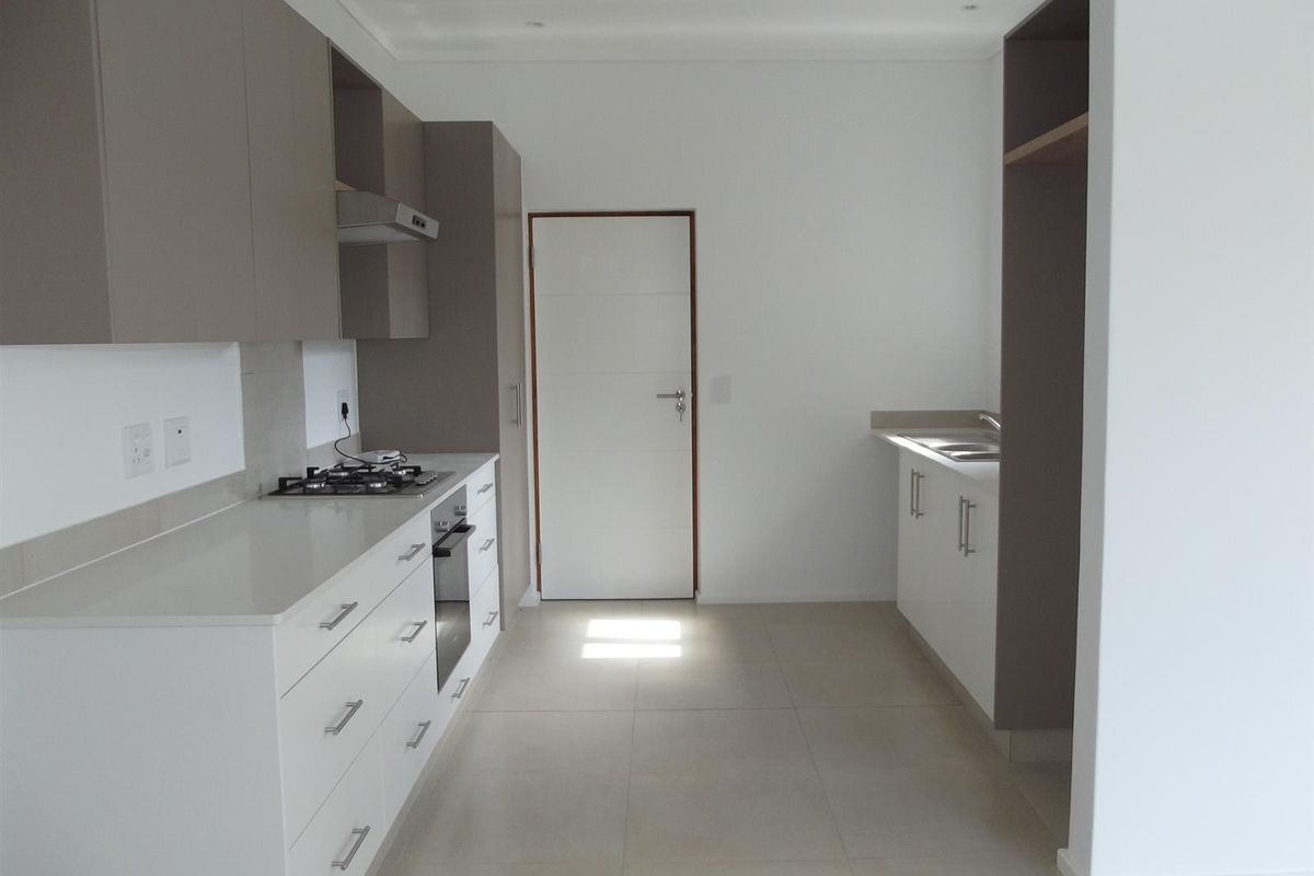 Brand new home move-in ready in popular Diepkloof,  Mooikloof Country Estate, George - Photo 4