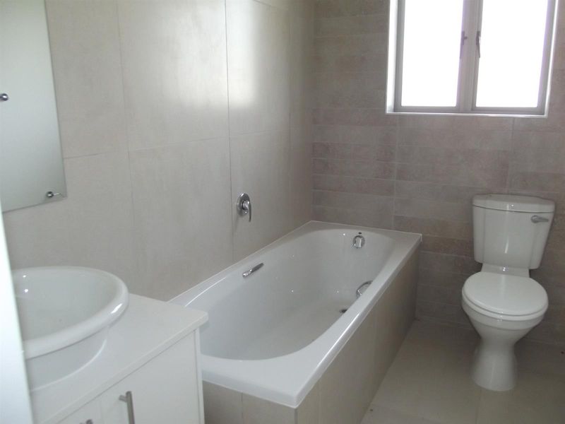 Brand new home move-in ready in popular Diepkloof,  Mooikloof Country Estate, George - Photo 8