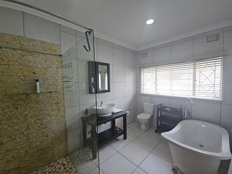 House in Numbipark, Hazyview - Photo 10