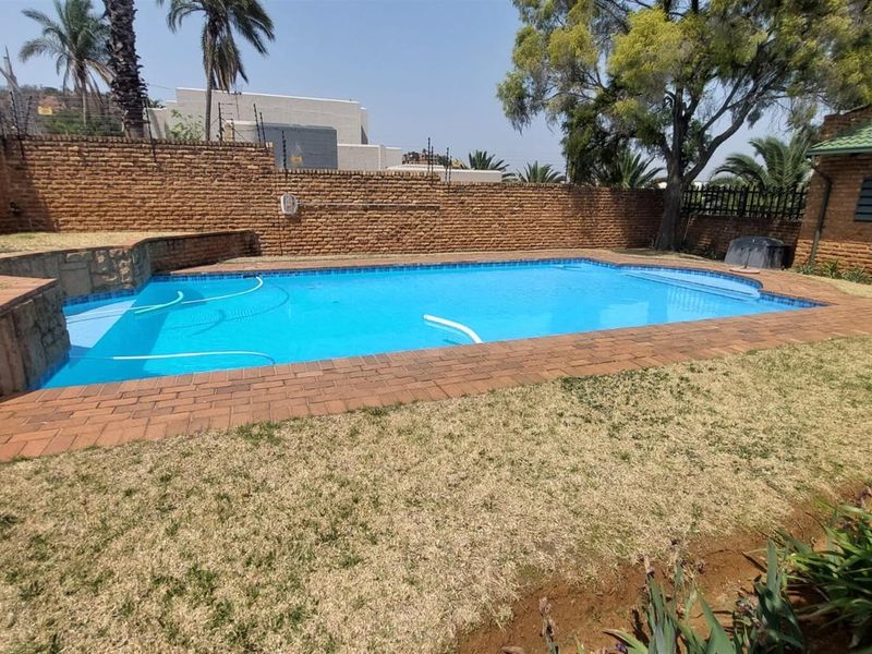 Duplex Four Bedroom Townhouse For Sale in Bassonia, Johannesburg - Photo 5