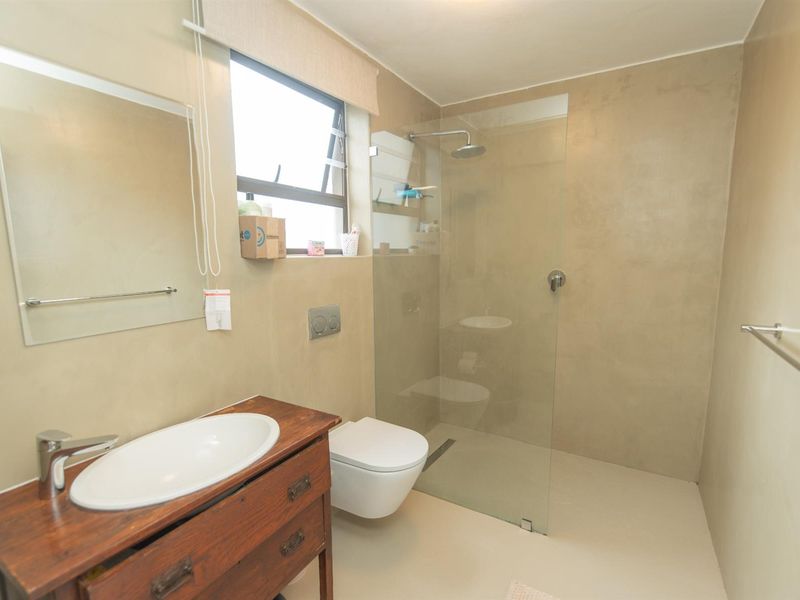 Stylish Lock Up and Go 2 Bedroom Townhouse in Richmond Hill, Port Elizabeth - Photo 8