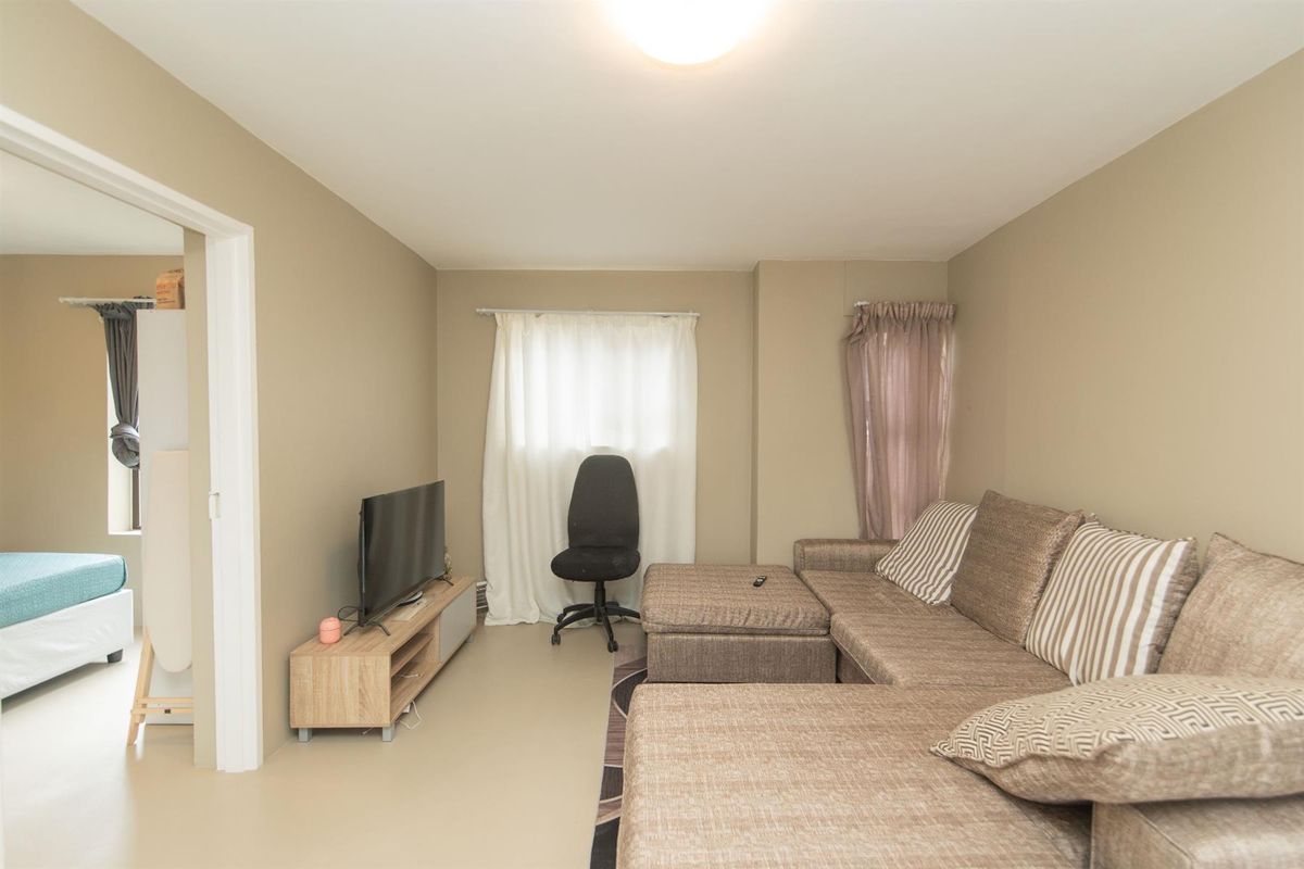 Stylish Lock Up and Go 2 Bedroom Townhouse in Richmond Hill, Port Elizabeth - Photo 3