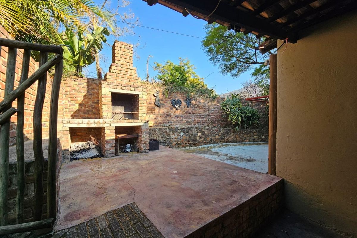 House For Sale in Barberton - Photo 2