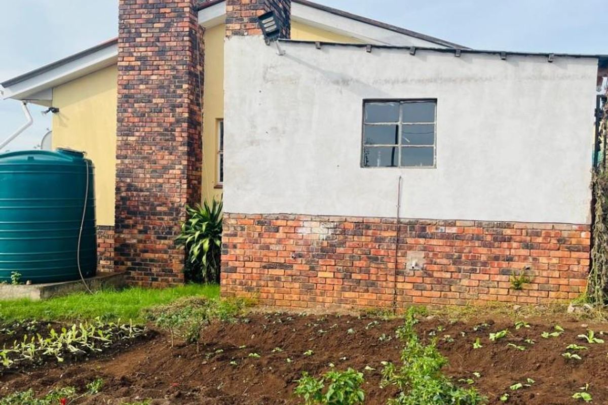 House For Sale in Butterworth - Photo 3