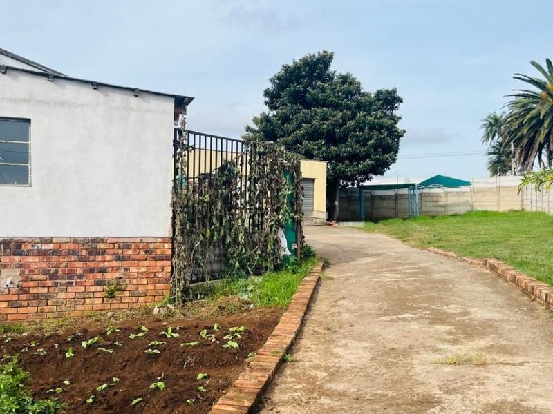 House For Sale in Butterworth - Photo 1
