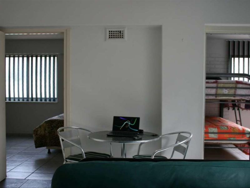 SEASIDE LIVING FOR OWN OCCUPATION OR INVESTMENT - Photo 3