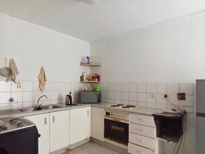 Apartment For Sale in Rosettenville, Johannesburg - Photo 5