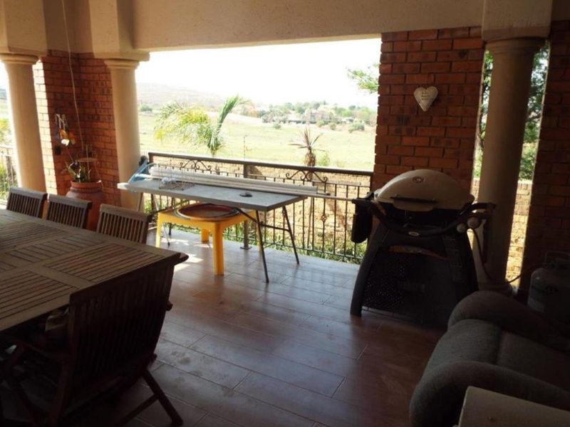 House For Sale in Hoeveld Park, Witbank - Photo 2