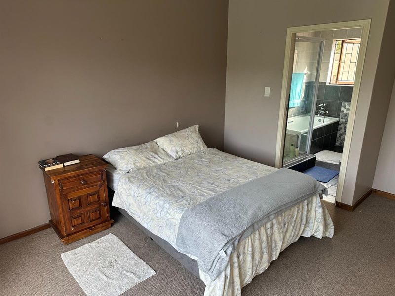 Tuscany Park, Island View Double Story Townhouse in a Secure Complex - Photo 8