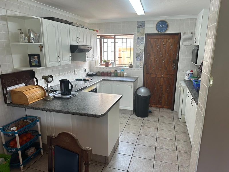 Tuscany Park, Island View Double Story Townhouse in a Secure Complex - Photo 5