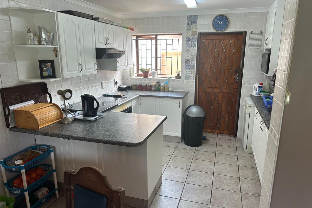 Tuscany Park, Island View Double Story Townhouse in a Secure Complex - Photo 5