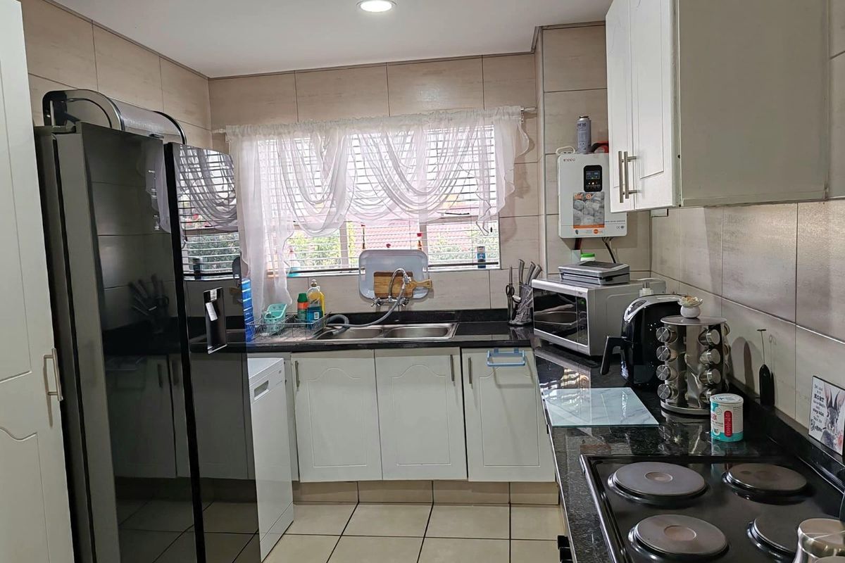 Townhouse in Vanderbijlpark SW 5, Vanderbijlpark SW, Vanderbijlpark, R835 000.00 - Photo 2