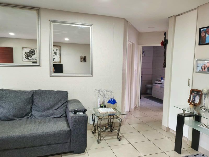 Townhouse in Vanderbijlpark SW 5, Vanderbijlpark SW, Vanderbijlpark, R835 000.00 - Photo 4