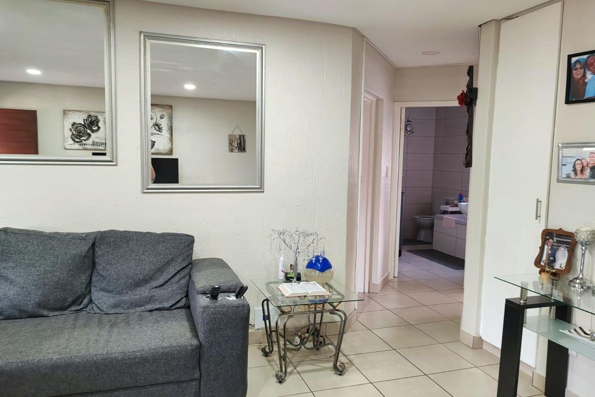 Townhouse in Vanderbijlpark SW 5, Vanderbijlpark SW, Vanderbijlpark, R835 000.00 - Photo 4