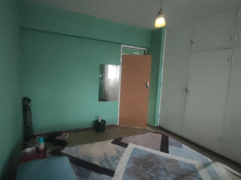 Spacious and Neat 1.5-Bedroom Flat - Photo 9