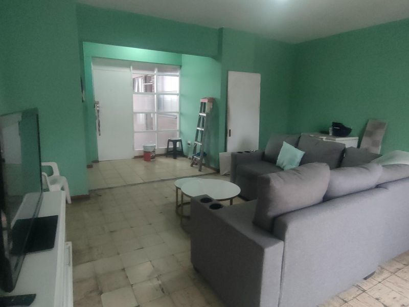 Spacious and Neat 1.5-Bedroom Flat - Photo 2