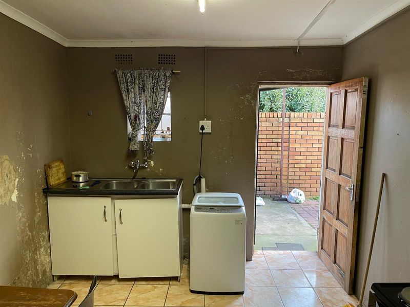 Investors Property Up For Grabs!!! - Photo 9