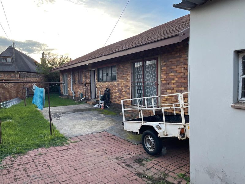 Investors Property Up For Grabs!!! - Photo 5