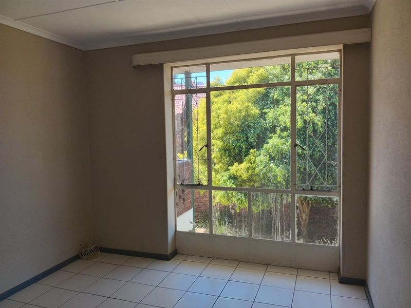 Apartment For Sale in Lyndhurst, Johannesburg - Photo 10