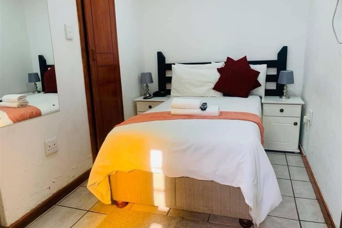 7 bedroom Guest House For Sale in Butterworth - Photo 5