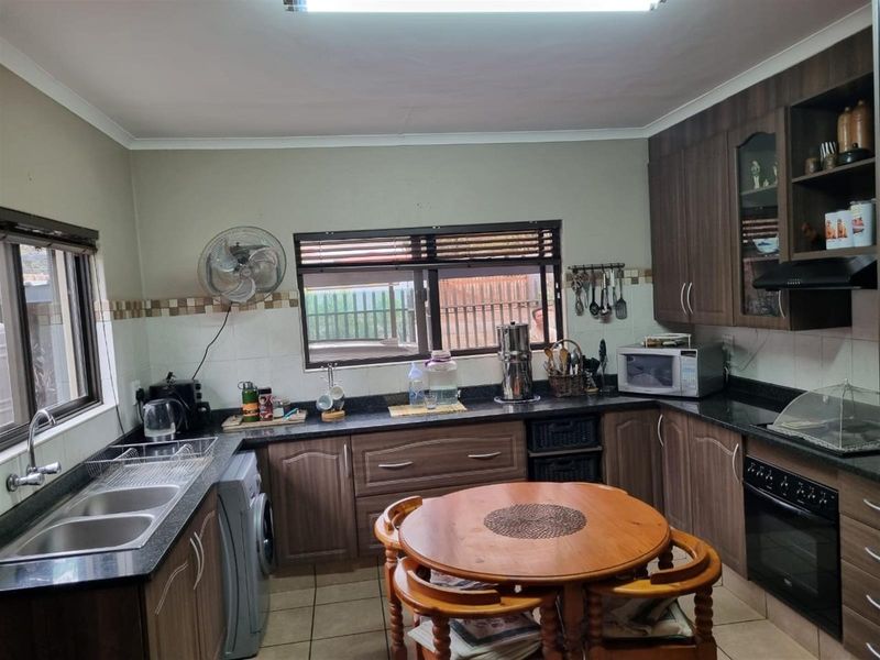 Rare Air BnB Investment Opportunity | Two Stunning Homes with Breathtaking Kruger National Park View - Photo 5