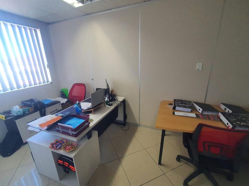 A-Grade Office Space To Let - Greenacres Office Park, Newton Park - Photo 8